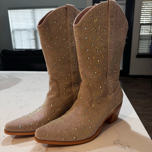 Sparkly Feminine Wide Calf Cowboy/Western Boots - Picture 4 of 10